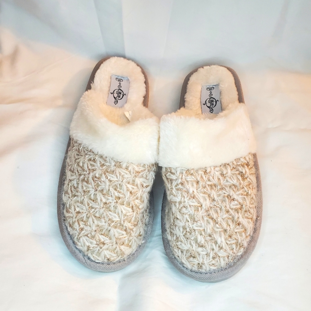Ladies cream, tan and gold knit slippers with faux fur upper
